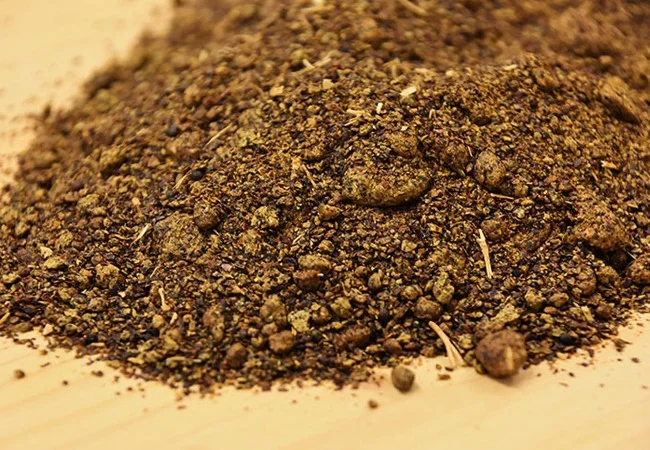Mustard DOC de-oiled cake bulk supplier and exporter in India for animal feed